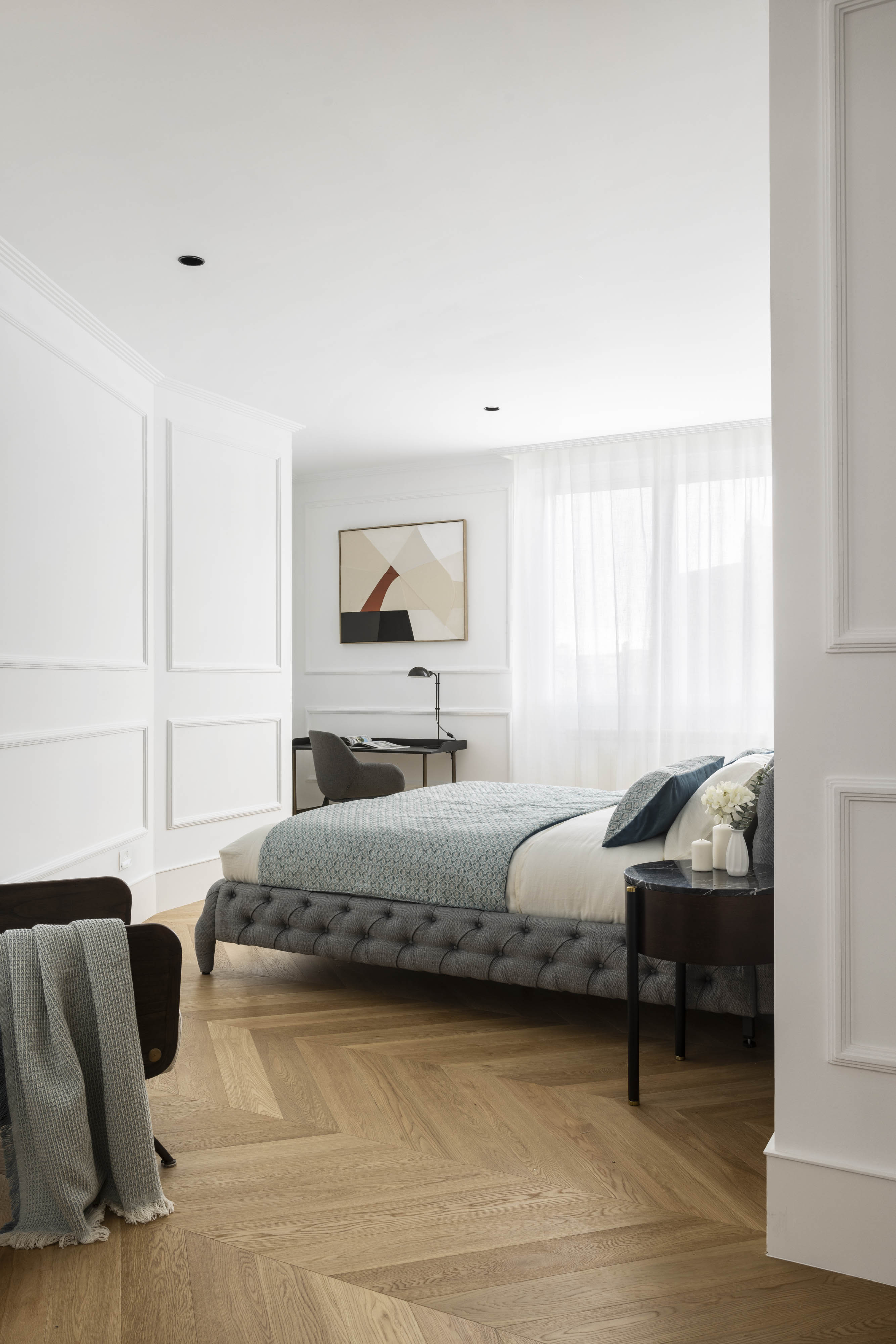 Estudio de Interiorismo Alberto Torres-Proyecto Salamanca-Dormitorio Principal en suite_FOTO AmadorT oril_ESTILISMO Beatriz Sánchez-5229b