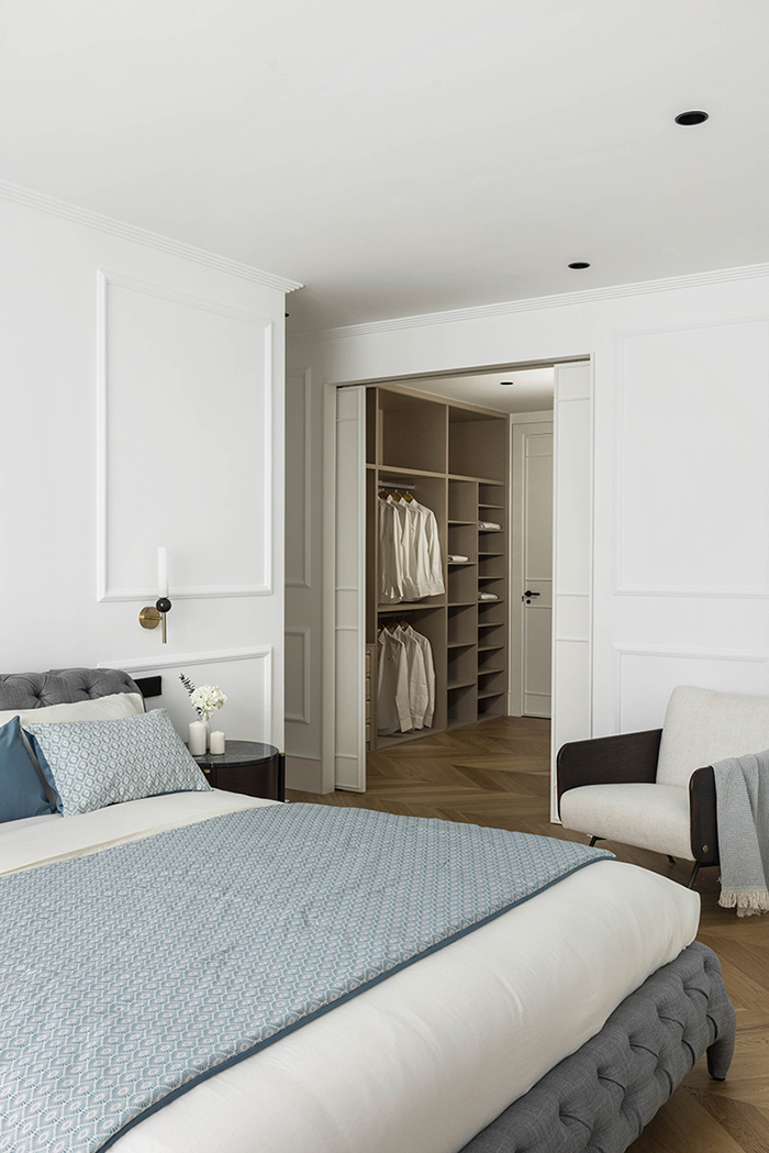 Estudio de Interiorismo Alberto Torres-Proyecto Salamanca-Dormitorio Principal en suite_FOTO AmadorT oril_ESTILISMO Beatriz Sánchez-5284