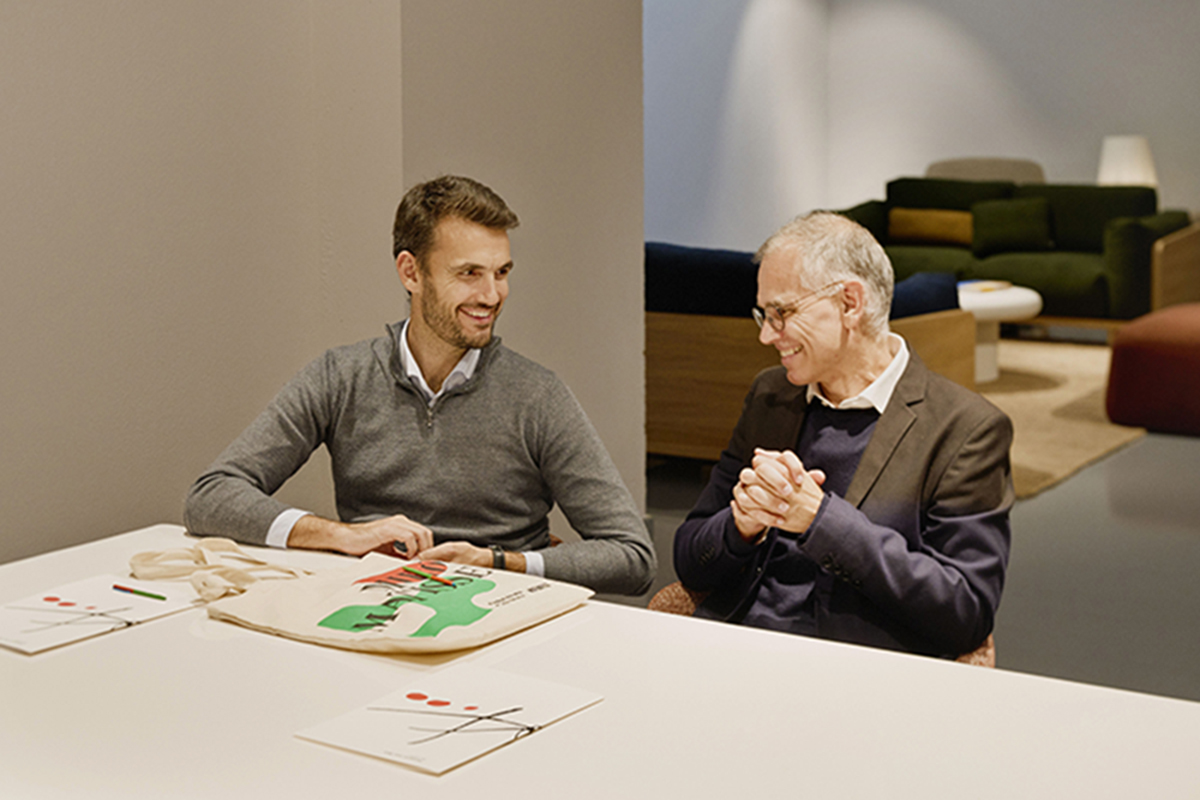 Francesc Julià, CEO de Kave Home, y Marko Daniel, Director de la Fundació Joan Miró durante la firma del convenio de colaboración.