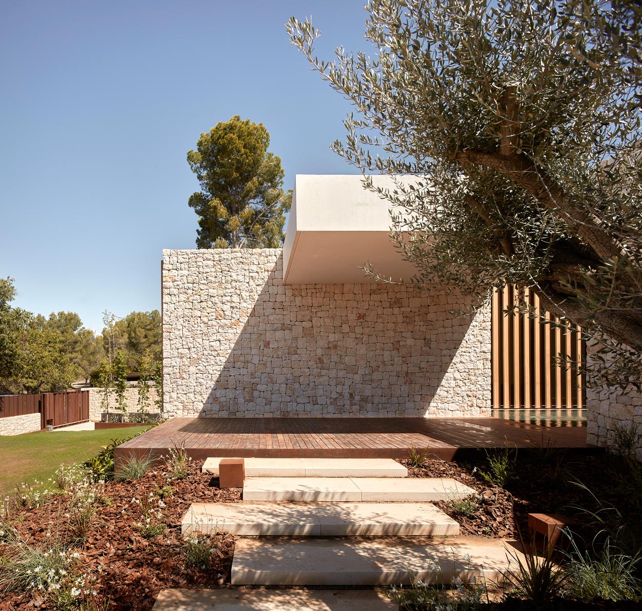 ramon-esteve-house-canada-01© MarielaApollonio