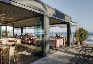 Soleo Marbella Beach Club. Proyecto de interiorismo realizado por Isabel López Vilalta + Asociados.