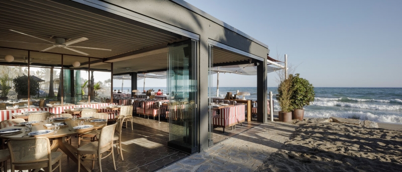 Soleo Marbella Beach Club. Proyecto de interiorismo realizado por Isabel López Vilalta + Asociados.
